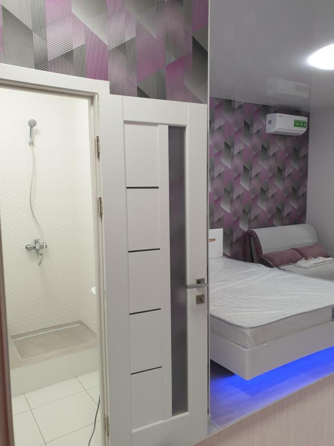 Apart Hotel Malinovskogo Kharkov Ngoại thất bức ảnh
